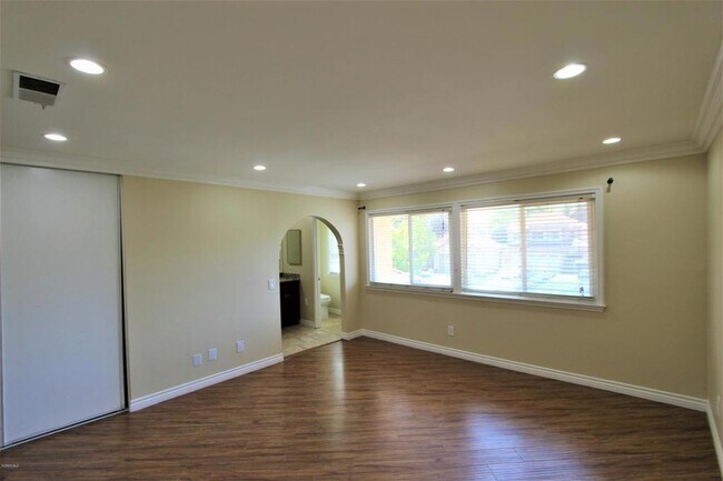 Building Photo - 15329 Bambi Ct