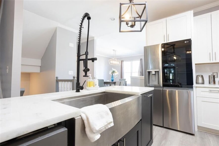 Building Photo - 4867 Pinnacle Dr