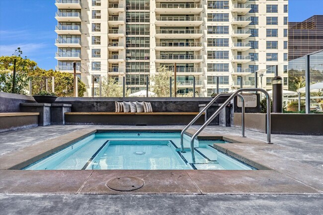 Building Photo - Luxury Elevated Living 1 Bed 1.5 Bath Condo at Skyline OC