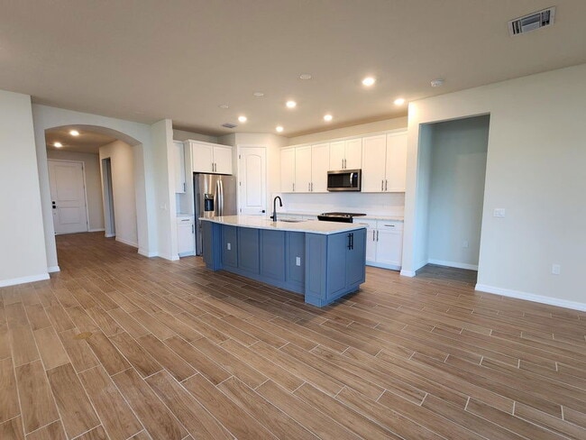 Building Photo - 8295 Vaulting Dr