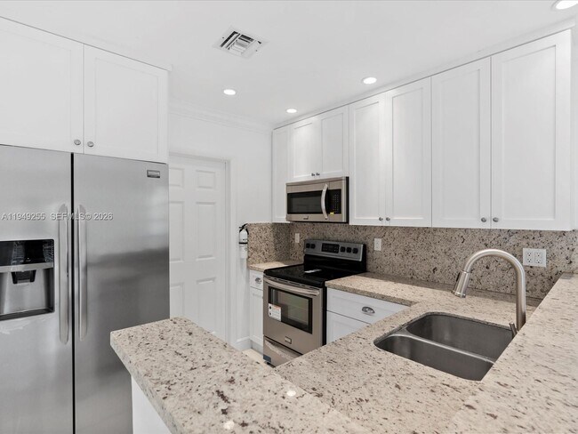 Building Photo - 911 Pizarro St