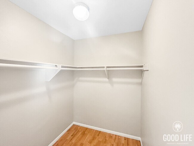 Building Photo - Beautiful 2BD/2BA with Private Balcony and...