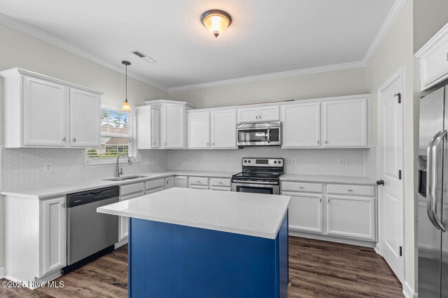 Building Photo - 106 Shallow Ct