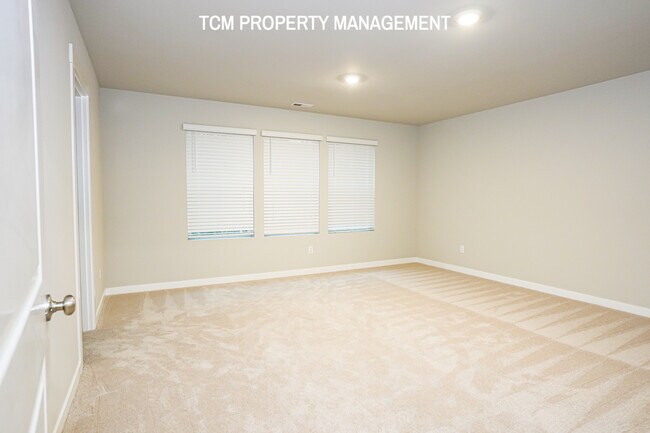 Building Photo - 18818-18813 13th Ave W