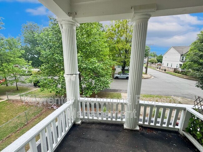 Building Photo - 3425 Carolina Ave