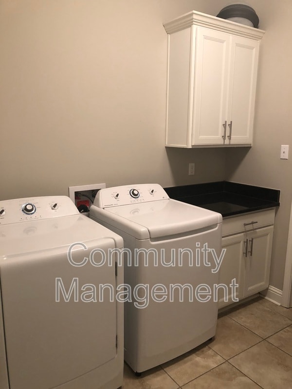 Building Photo - 6266 Tiger Trace Ave