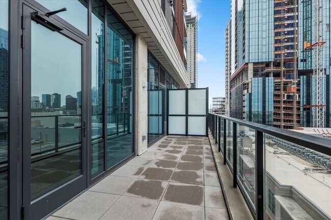 Building Photo - 84 East Ave