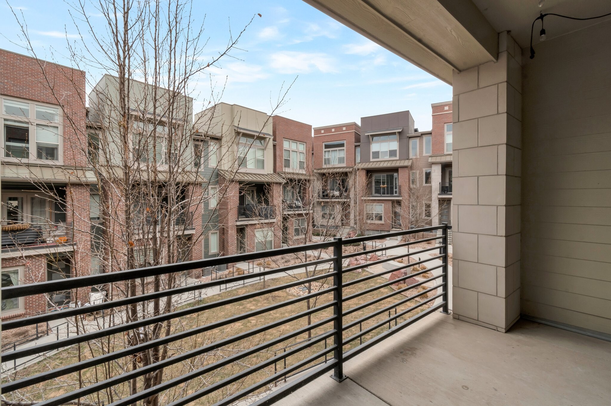 Building Photo - 415 Primrose Ln