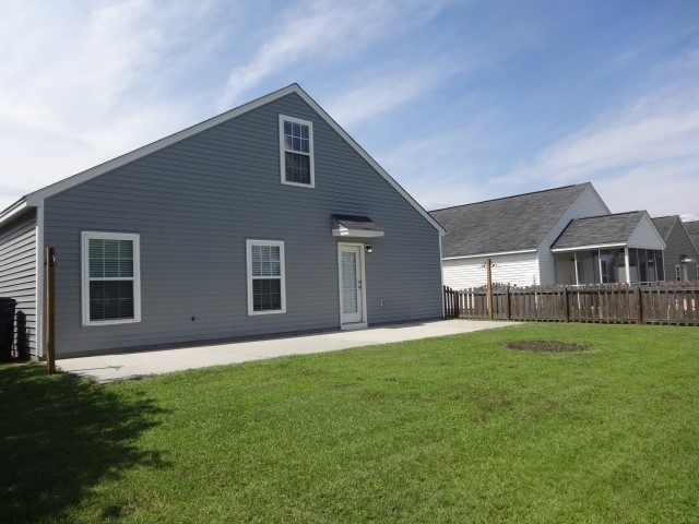 Building Photo - 1100 Briar Rose Ln