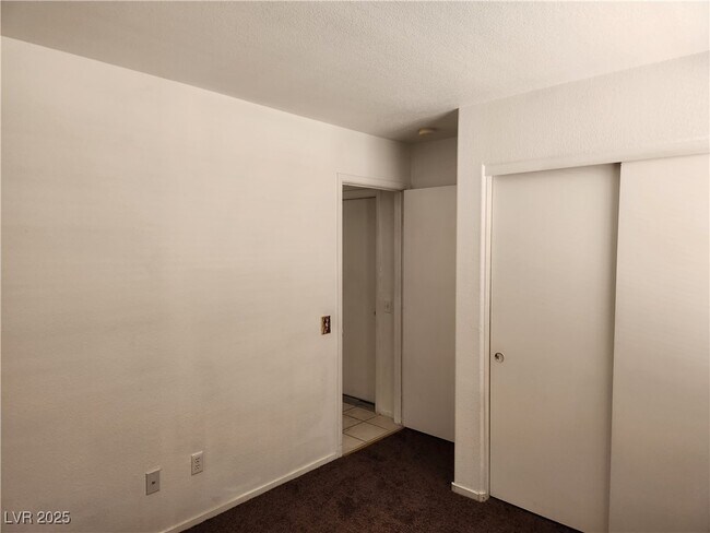 Building Photo - 7913 Turtle Island Ct