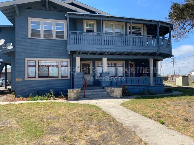 Building Photo - 1200 W Market Cir