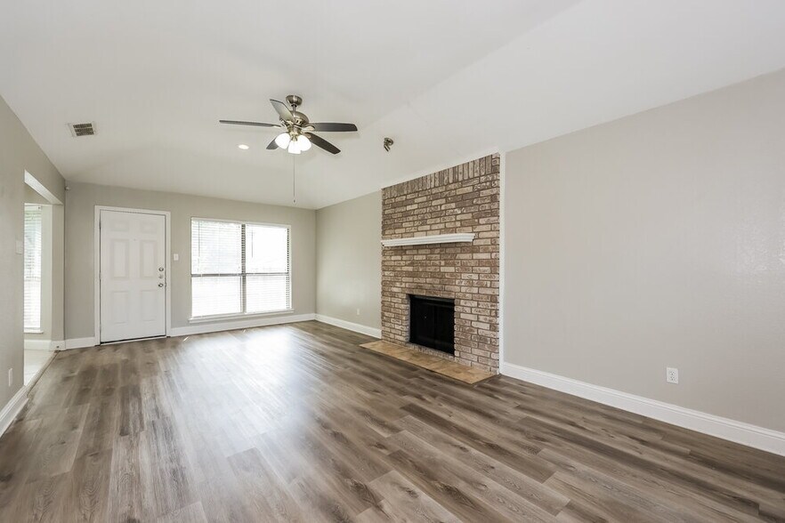 Building Photo - 7051 S Meadow Dr E