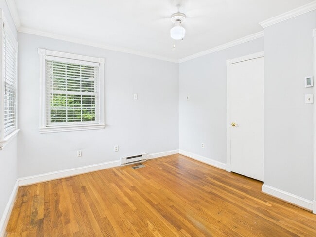 Building Photo - 1109 Dinwiddie Ave
