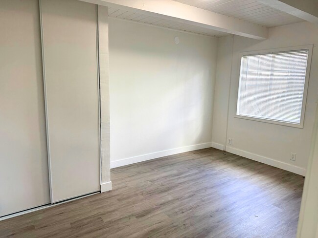 Building Photo - 3174 Ameno Rd