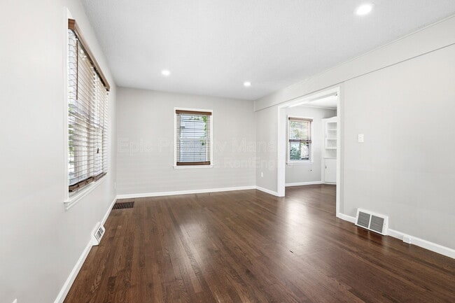 Building Photo - 12769 Mercier St