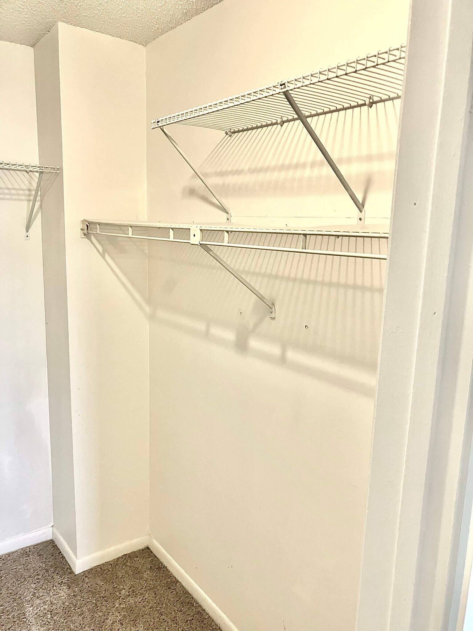 Building Photo - 813 NE 22nd Dr