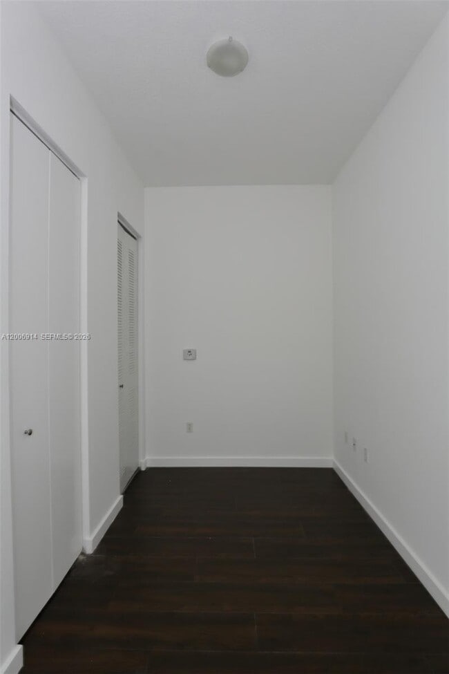 Building Photo - 2200 NE 4th Ave