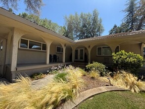 Building Photo - 23799 Woodhaven Pl