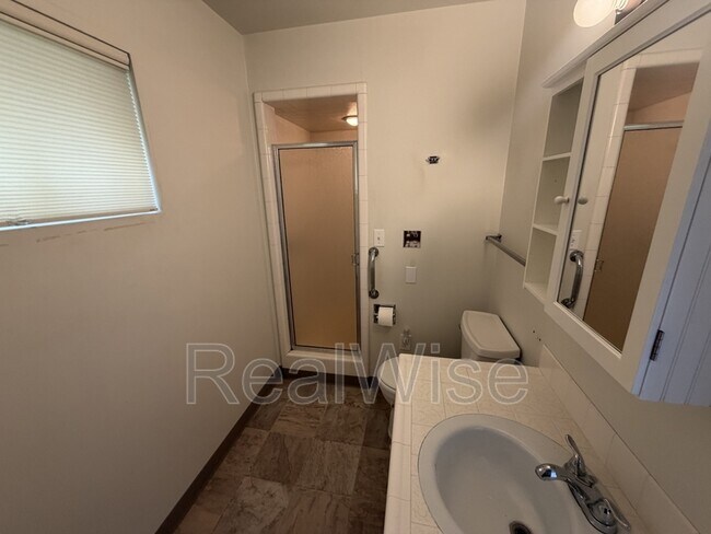 Building Photo - 7730 SW Eaker Pl