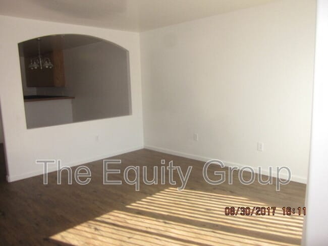 Building Photo - 437 N Park St