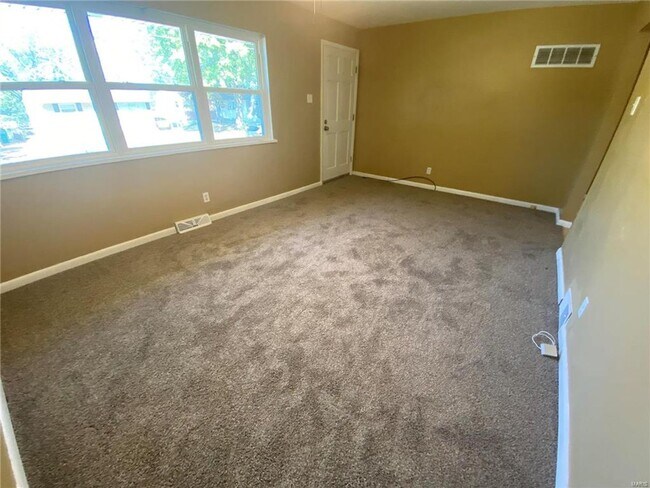 Building Photo - 178 Floralea Pl