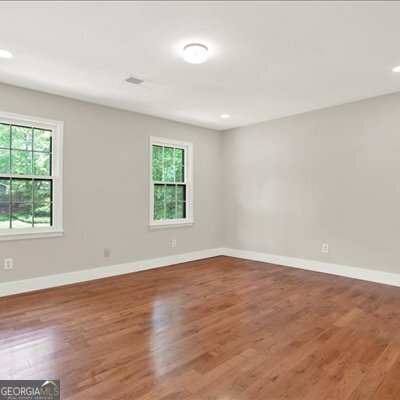 Building Photo - 3270 Brookview Dr