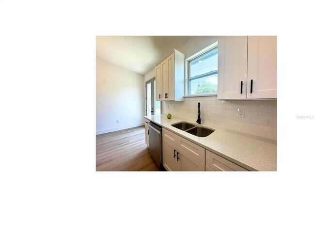 Building Photo - 410 Flat River St SW