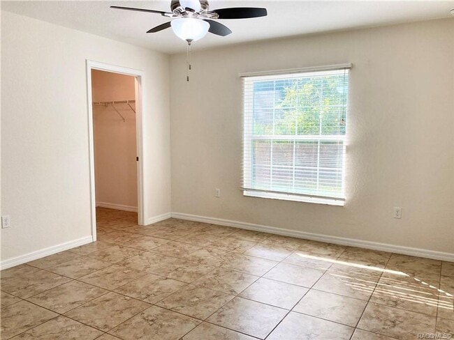 Building Photo - Crystal Manor 2 bedroom, 2 bath, 1 car garage home!