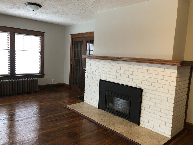 Building Photo - 1048 37th St