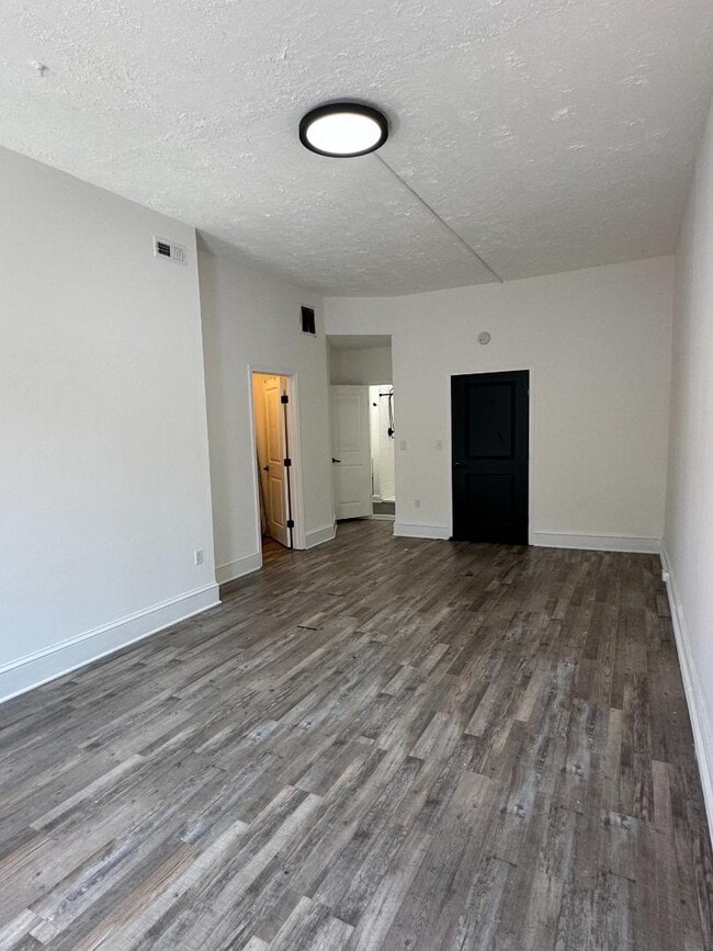 Building Photo - 1825 Madison Ave