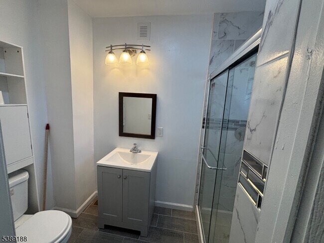 Building Photo - 220 S Washington Ave