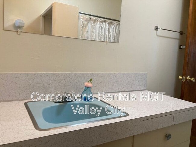 Building Photo - 807 3rd St SW