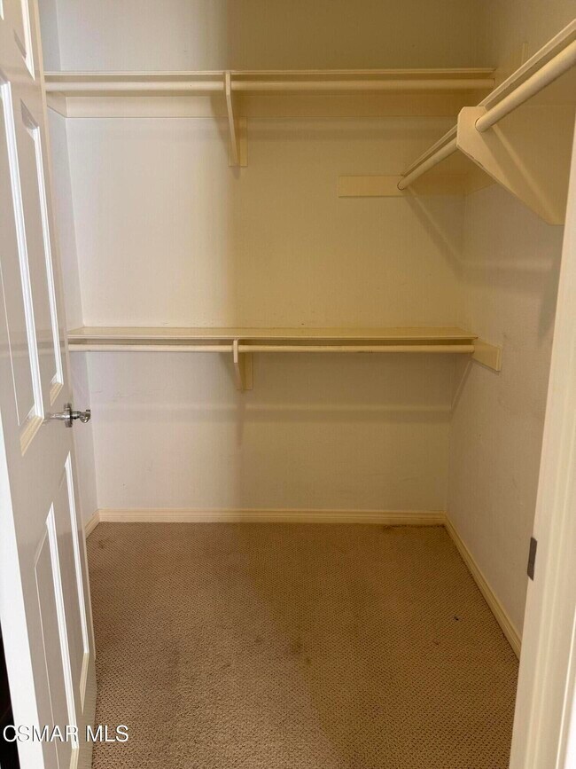 Building Photo - 1922 Golden Sky Cir