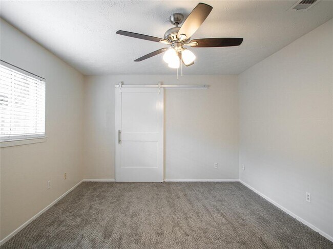 Building Photo - 2322 Grindstone Ln