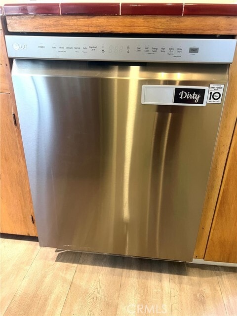 Building Photo - 810 E Tujunga Ave