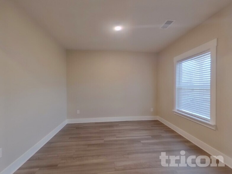 Building Photo - 202 Garrison Grove Dr