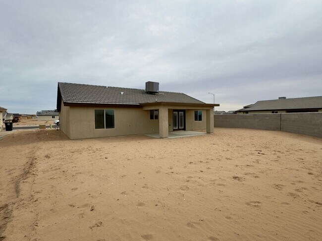 Building Photo - Almost New 3-Bedroom, 2-Bath Home for Rent in Bienestar 12!