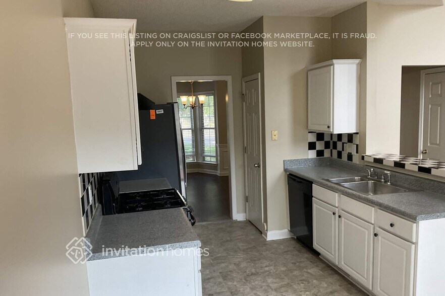 Building Photo - 4132 Glenaire Way NW