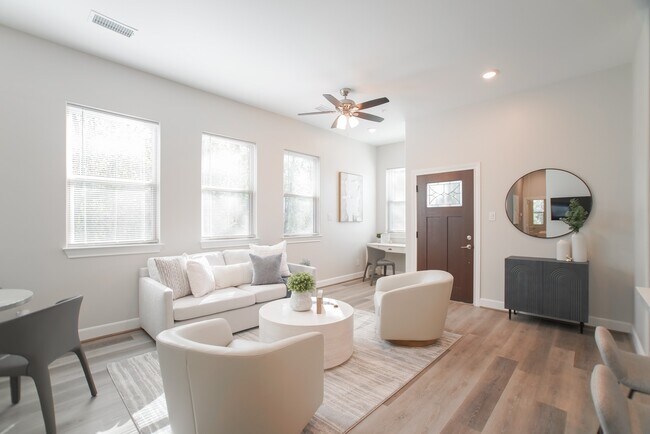 Building Photo - 504 Nursery Rd