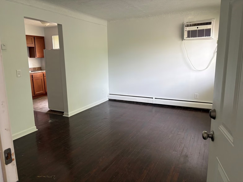 Building Photo - 2605 Chesterfield Ct