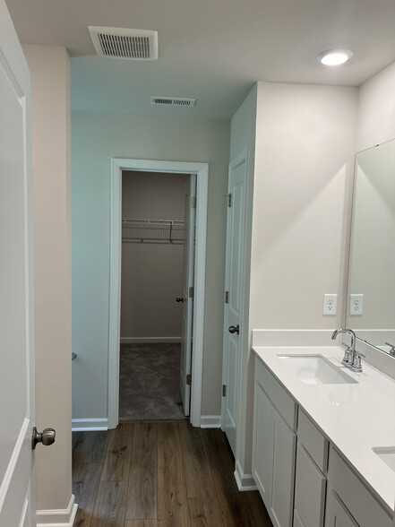 Master Bathroom - 106 Broadtree Cir