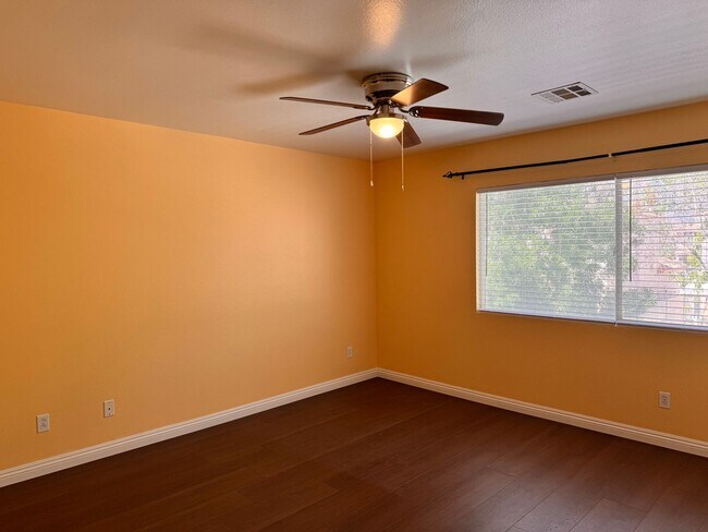 Building Photo - Home For Rent