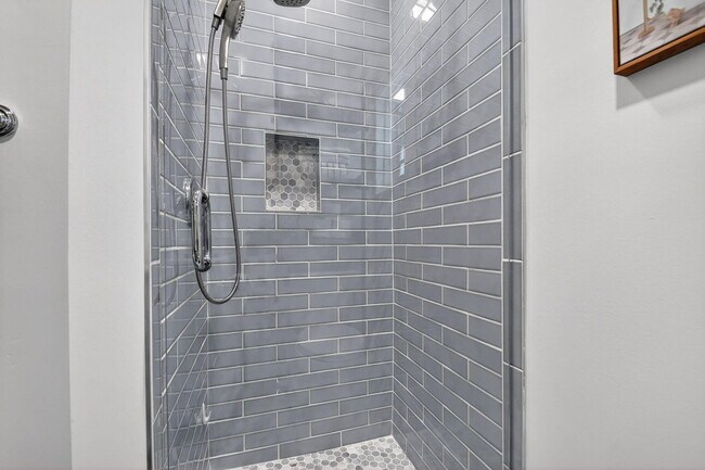 Building Photo - 1511 S Palmway