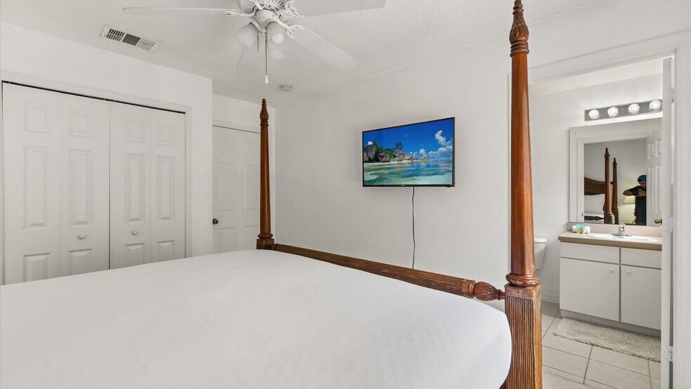 Building Photo - 4754 Vero Beach Pl