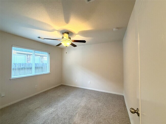 Building Photo - 21411 Venture Park Dr