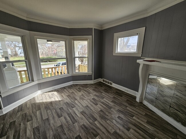 Building Photo - 9208 Pierpont Ave