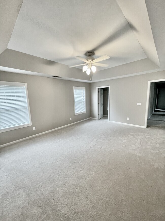 Building Photo - 2452 Insdale Trce NW