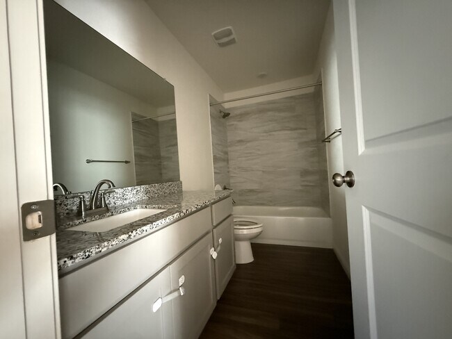 Building Photo - 5903 Betty Lou Dr