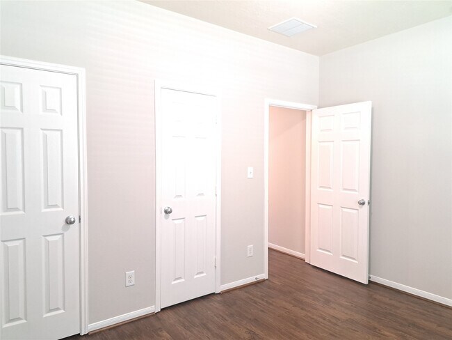 Building Photo - 26315 Fox Ridge Ln