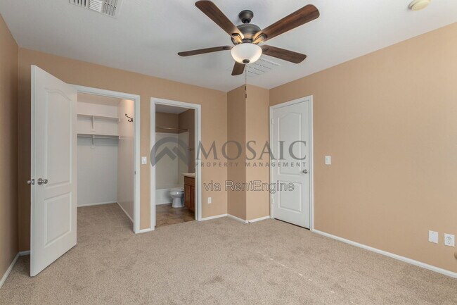 Building Photo - 398 E Daniella Dr